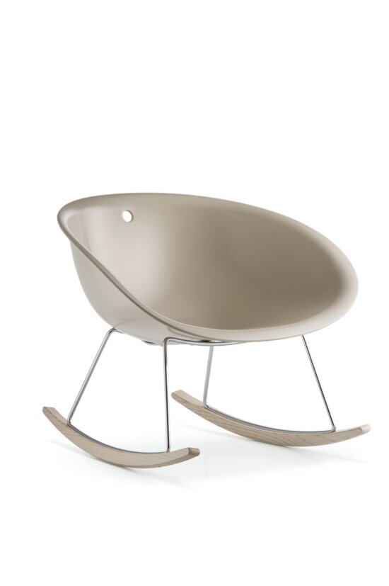 Gliss Lounge chair - Beige kunststof zitschaal op schommel frame. Bureaustoelen MKB