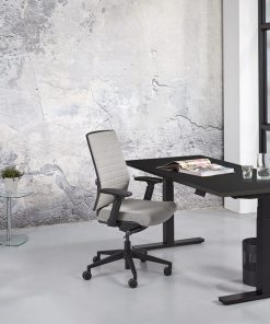 Elektrisch Zit-sta bureau Max met zwart frame en Zwart blad