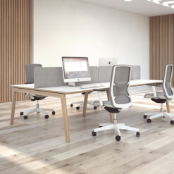 Duo werkplek Nova Wood met wit blad en eiken frame. Narbutas Bureaustolen MKB