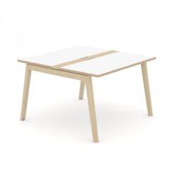 Nova Wood vergadertafel 120 x120 cm met wit blad en eiken gebeitst onderstel. Narbutas | Bureaustoelen MB