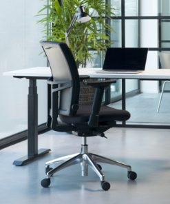 Ergo comfort zwarte stof aluminium kruitvoet. Bureaustoelen MKB