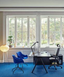 Viga Executive Desk Dark Oak sideboard rechts Baltic Chair blauw