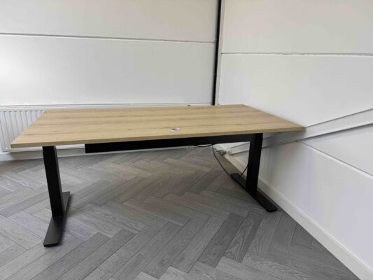 Elektrisch zit-sta bureau Max 130 - Showroom model