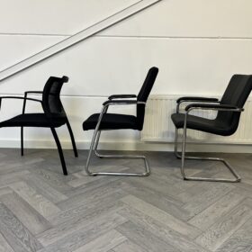 3 x vergaderstoel - Showroom modellen.