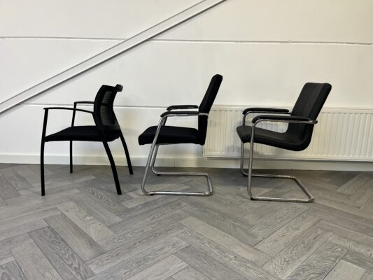 3 x vergaderstoel - Showroom modellen.